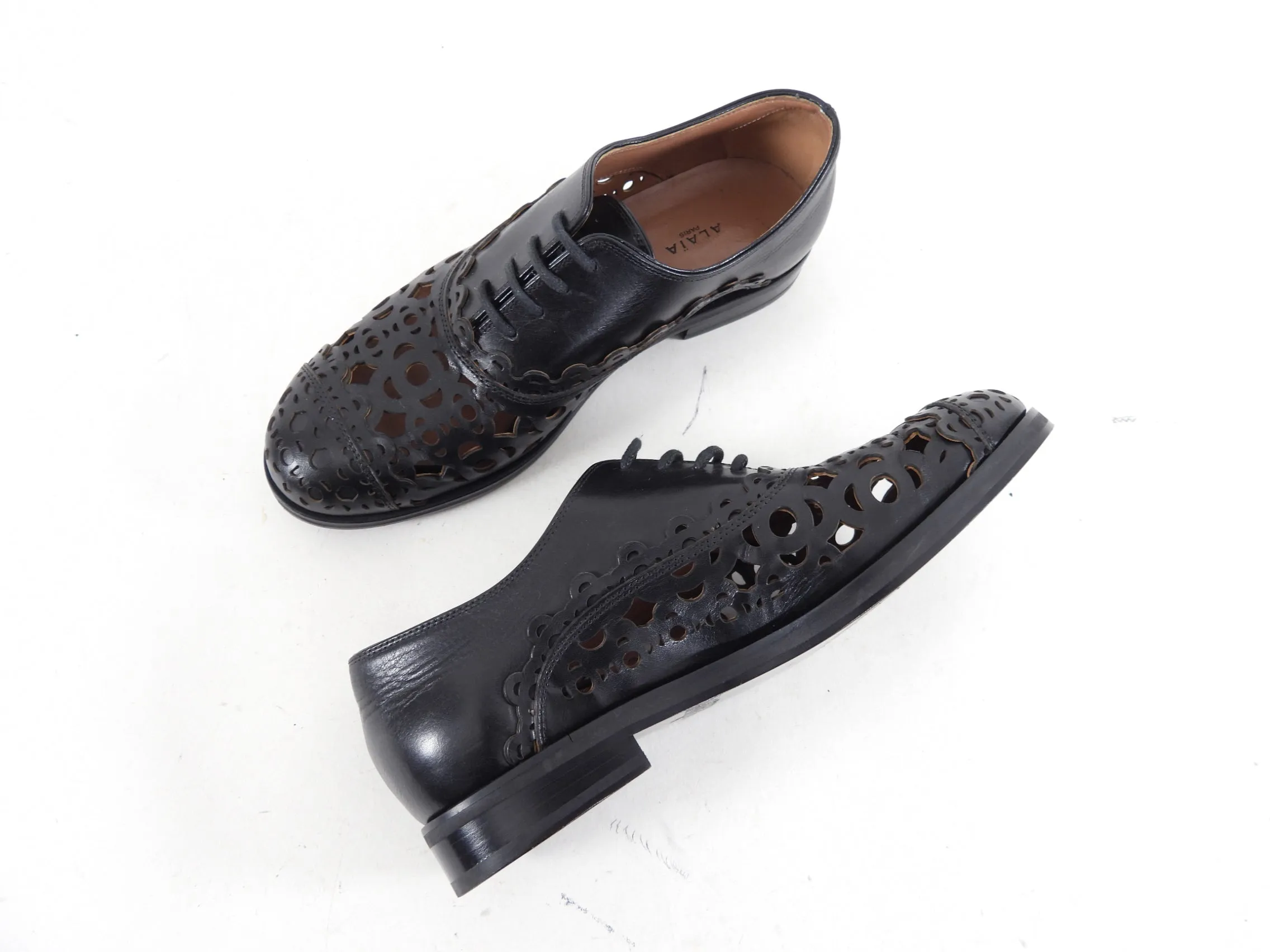 Alaia Black Leather Perforated Oxford Shoes - 36 / 5