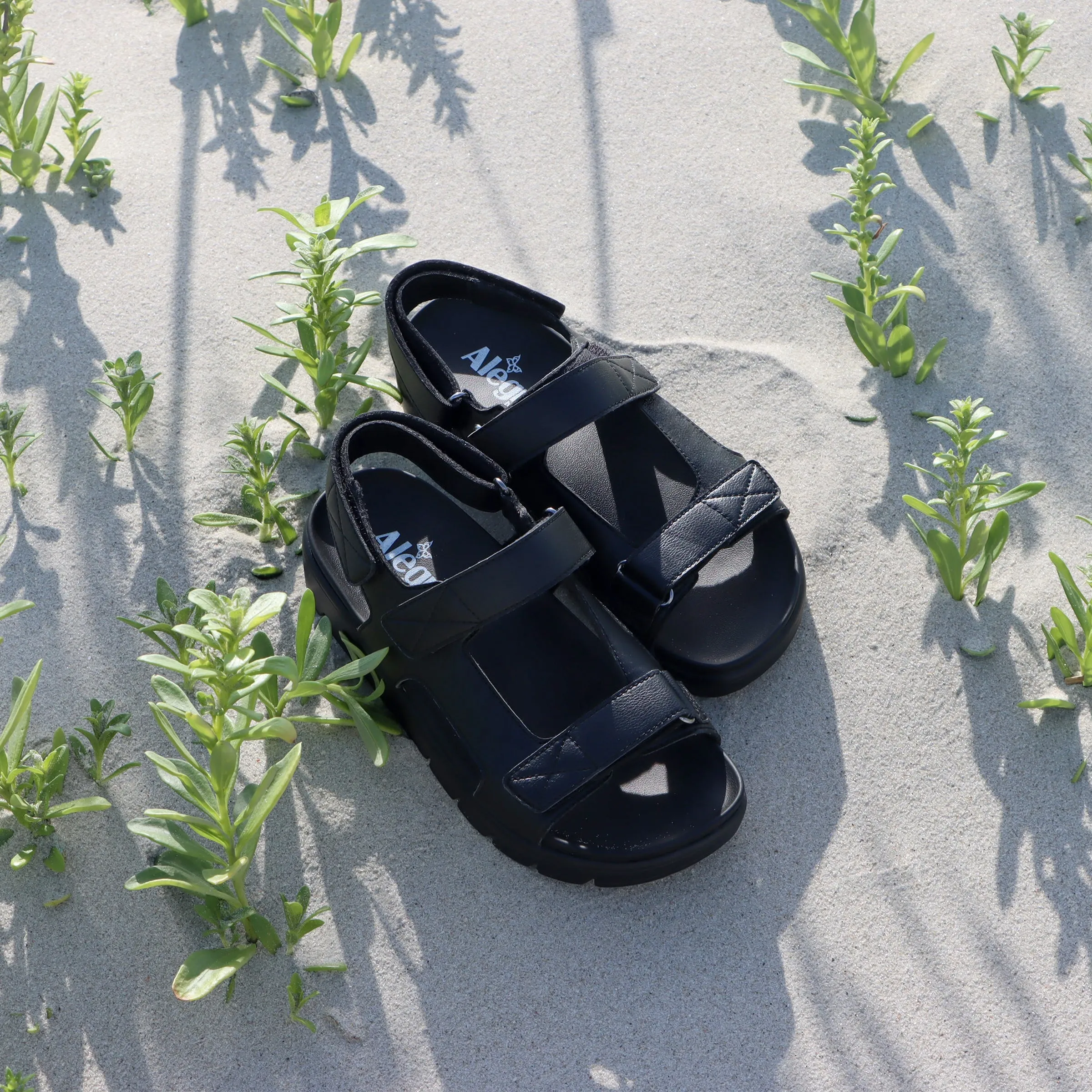 Henlee Black Sandal