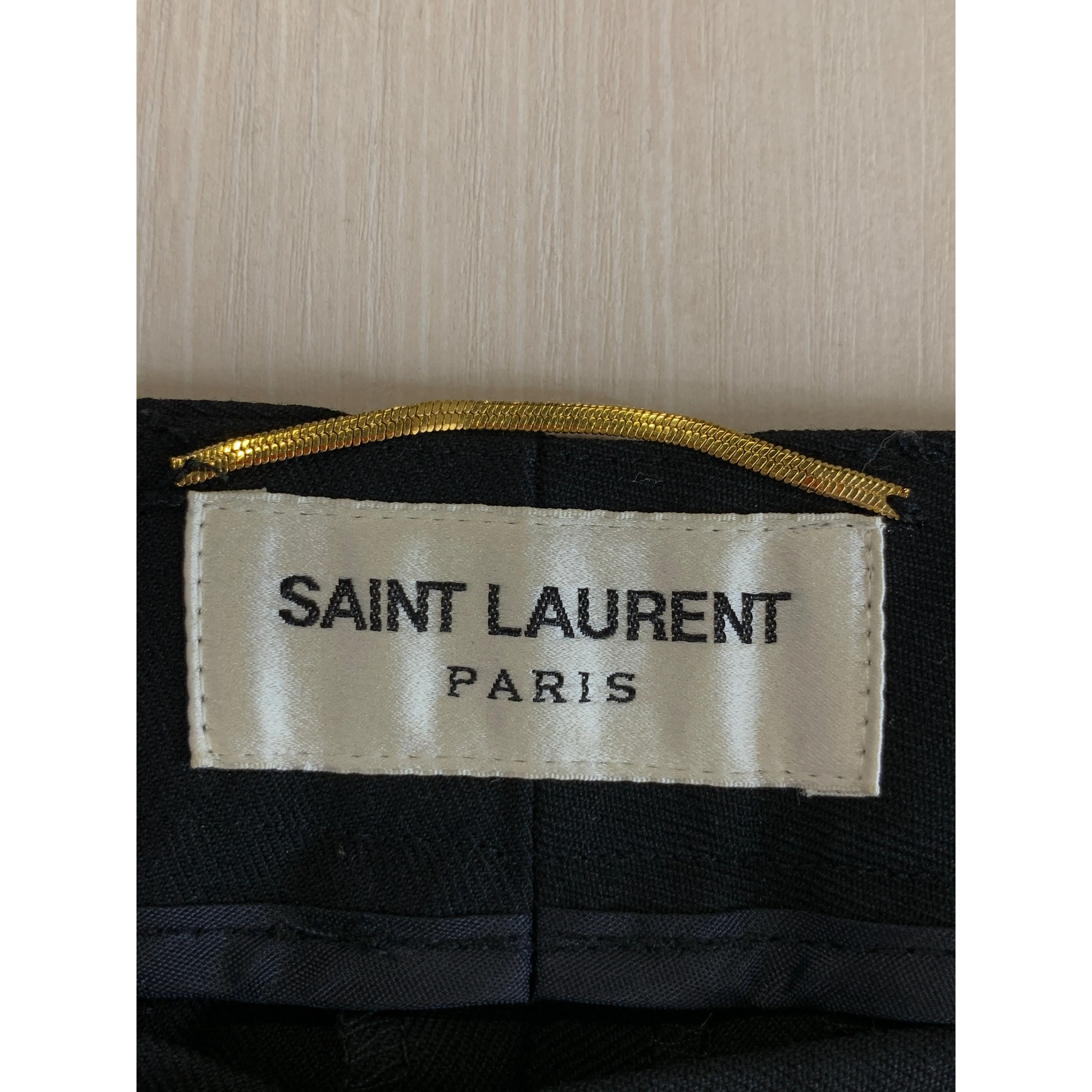 Here’s an optimized title for the e-commerce product:

**Saint Laurent Black Wool Pants - Size 36 - UP73 2016 Collection**

This title includes key details such as the brand, color, material, size, and collection, making it clear and attractive for potential buyers.