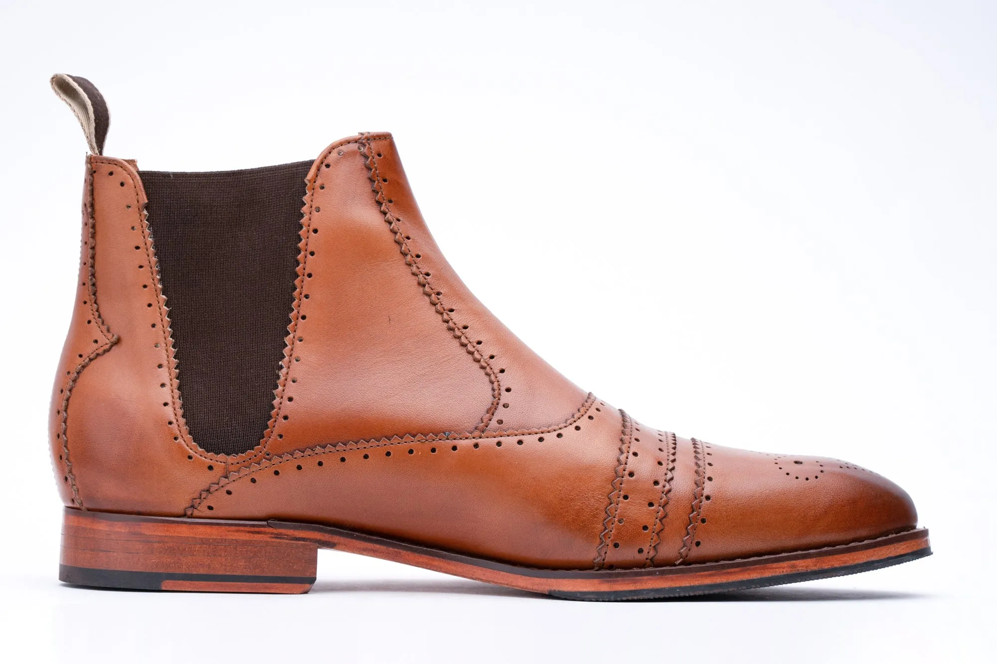 toecap brogue chelsea boots